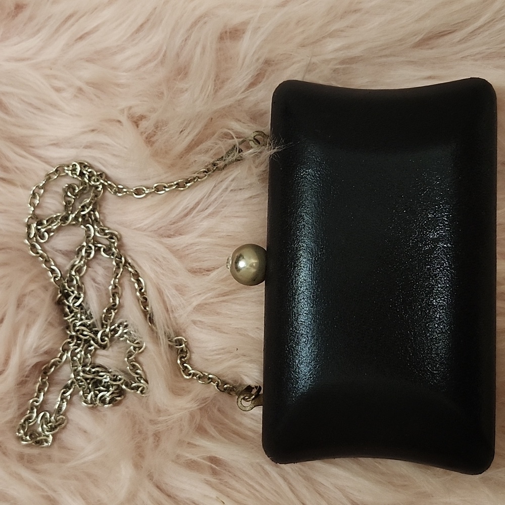 VINTAGE PRE-LOVED UNBRANDED BOX CLUTCH EVENING BAG W/CHAIN STRAP